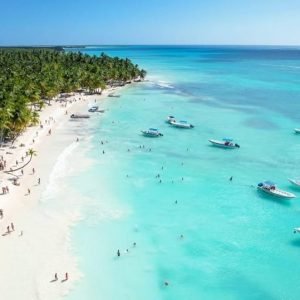 From Punta Cana: Saona Island Day Trip with Buffet Lunch