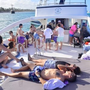 Punta Cana: Private VIP Catamaran Party Cruise and Snorkel
