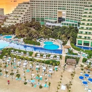 Private Transfer from Live Aqua to SDQ