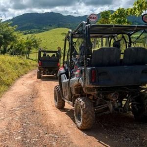 Jarabacoa: Tour in ATV delle cascate di Baiguate con biglietto d'ingresso
