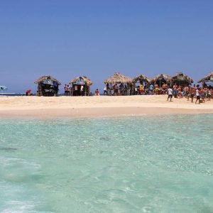 Cayo Arena: Esperienza VIP in catamarano di lusso